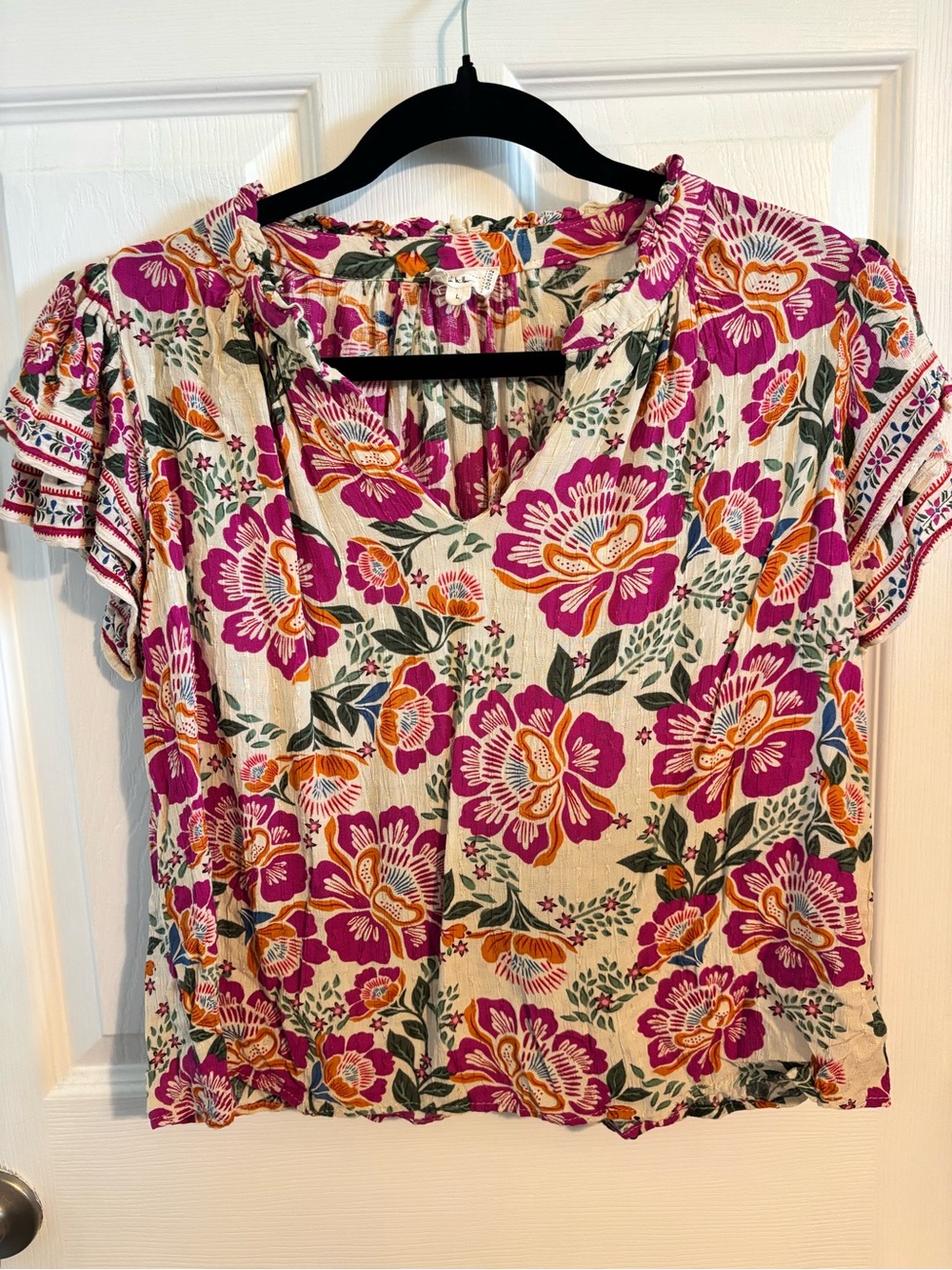 😍Nicole Miller Women’s Floral V-Neck Blouse - Size Large
